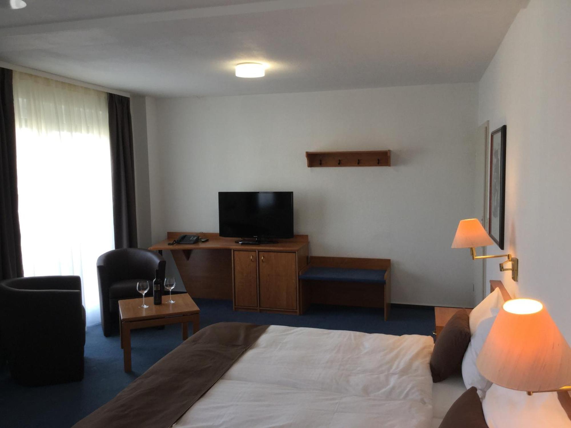 Sunibel Inn Reinheim Luaran gambar